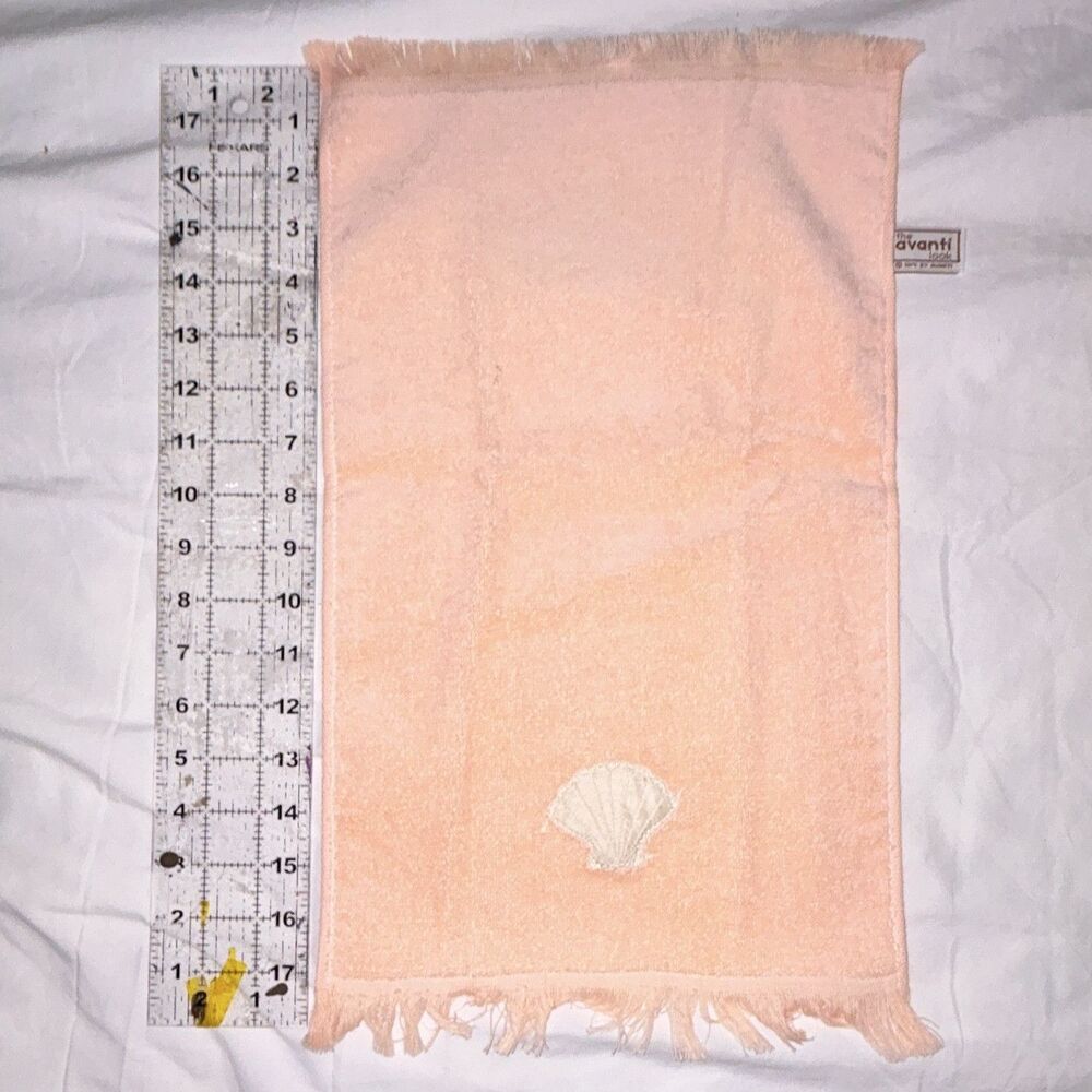 Avanti Peach Embroidered Fringed Seashell Hand Towel Cotton 12x17"